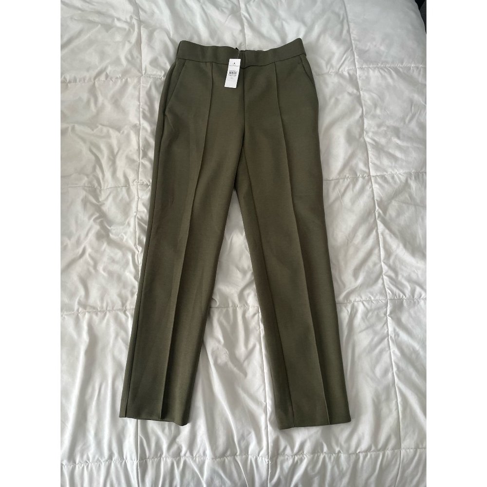 NWT Ann Taylor The Easy Ankle Pant - Army Green